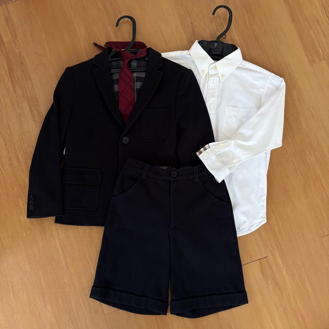 子供服礼服　BURBERRY フォーマルスーツ 120A 黒