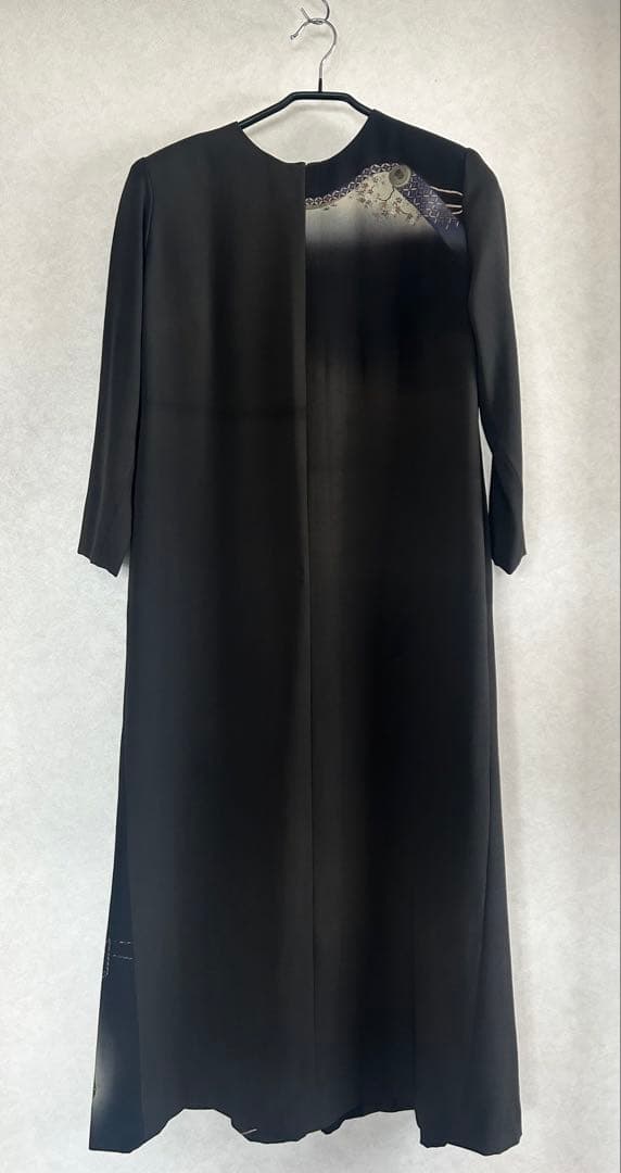 着物リメイク ワンピーススーツ 黒地 裾柄