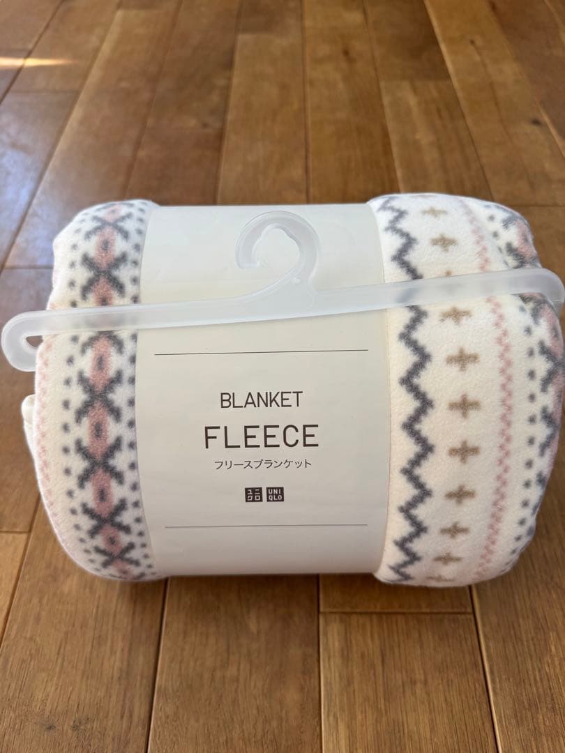 ユニクロ　UNIQLOフリースブランケット 134×80cm 2WAY