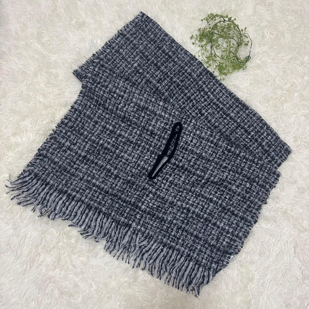 シューラルー ツイード風 アームホール付ストール 袖穴付 2WAY ブラック by メルカリ
