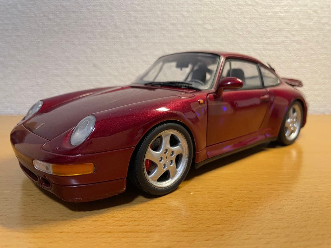 Porsche 911 Turbo 993 ミニカー 1/18UTmodels