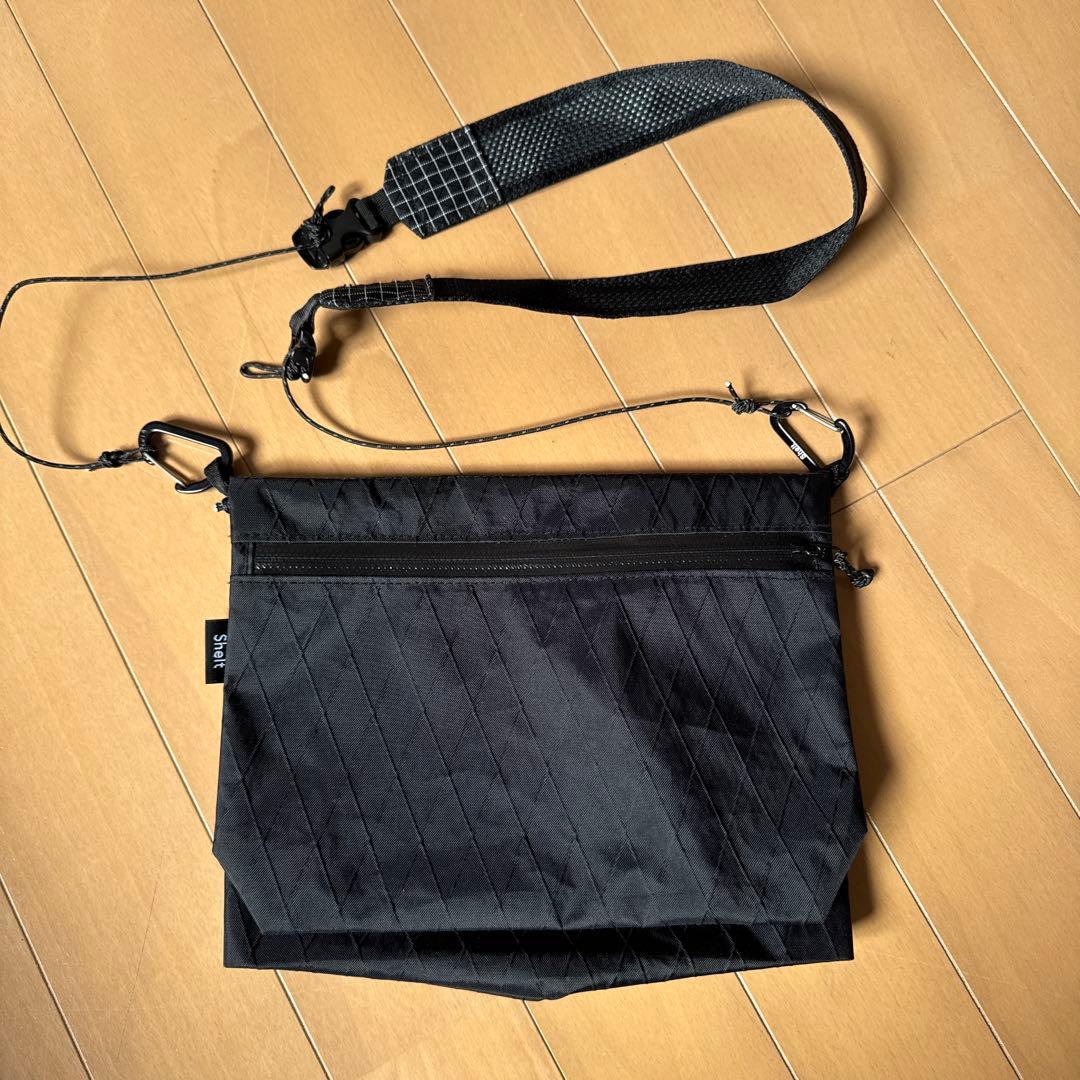 美品　Shelt シェルト　サコッシュバック　オールブラック