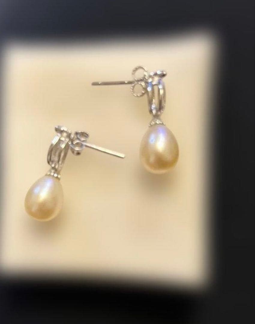 新品美品　本真珠　淡水真珠ピアス