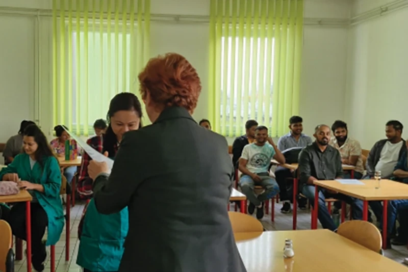 Podjela potvrda za zaposlenike Ivančice d.d. povodom uspješno završenog tečaja hrvatskog jezika za strance (na razini A1.1)