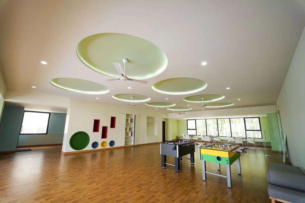 Optimized_Indoor_game_room_view_7b3193d047.webp