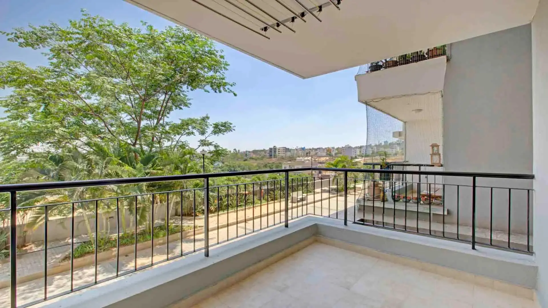 Balcony_side1.jpg
