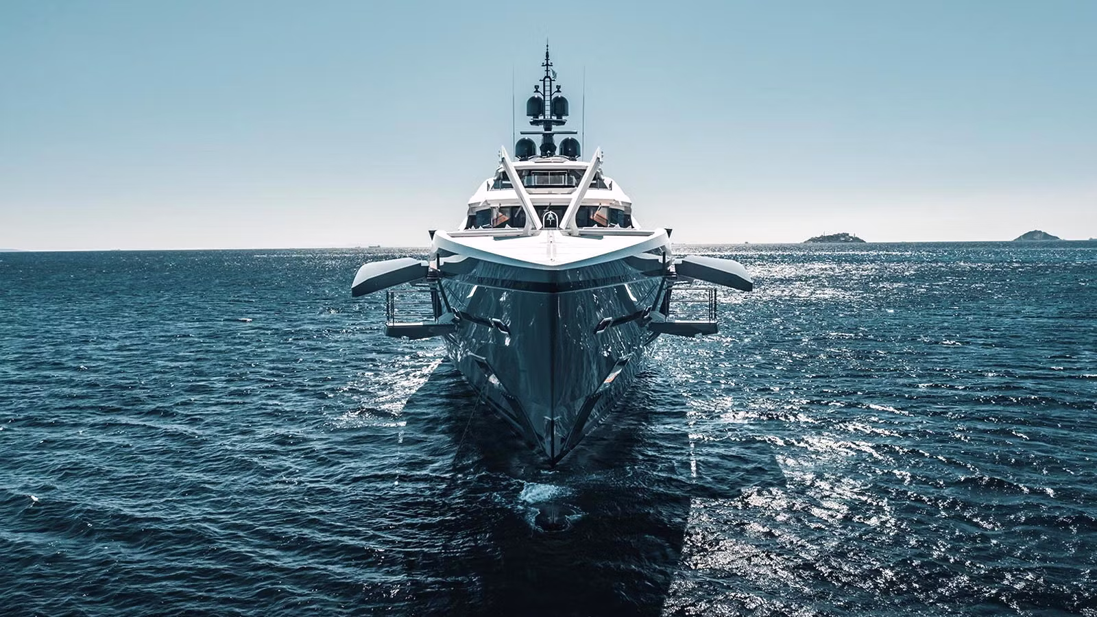Charter Yachts 60m+