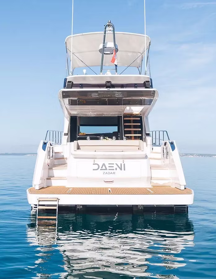 DAENI Yacht