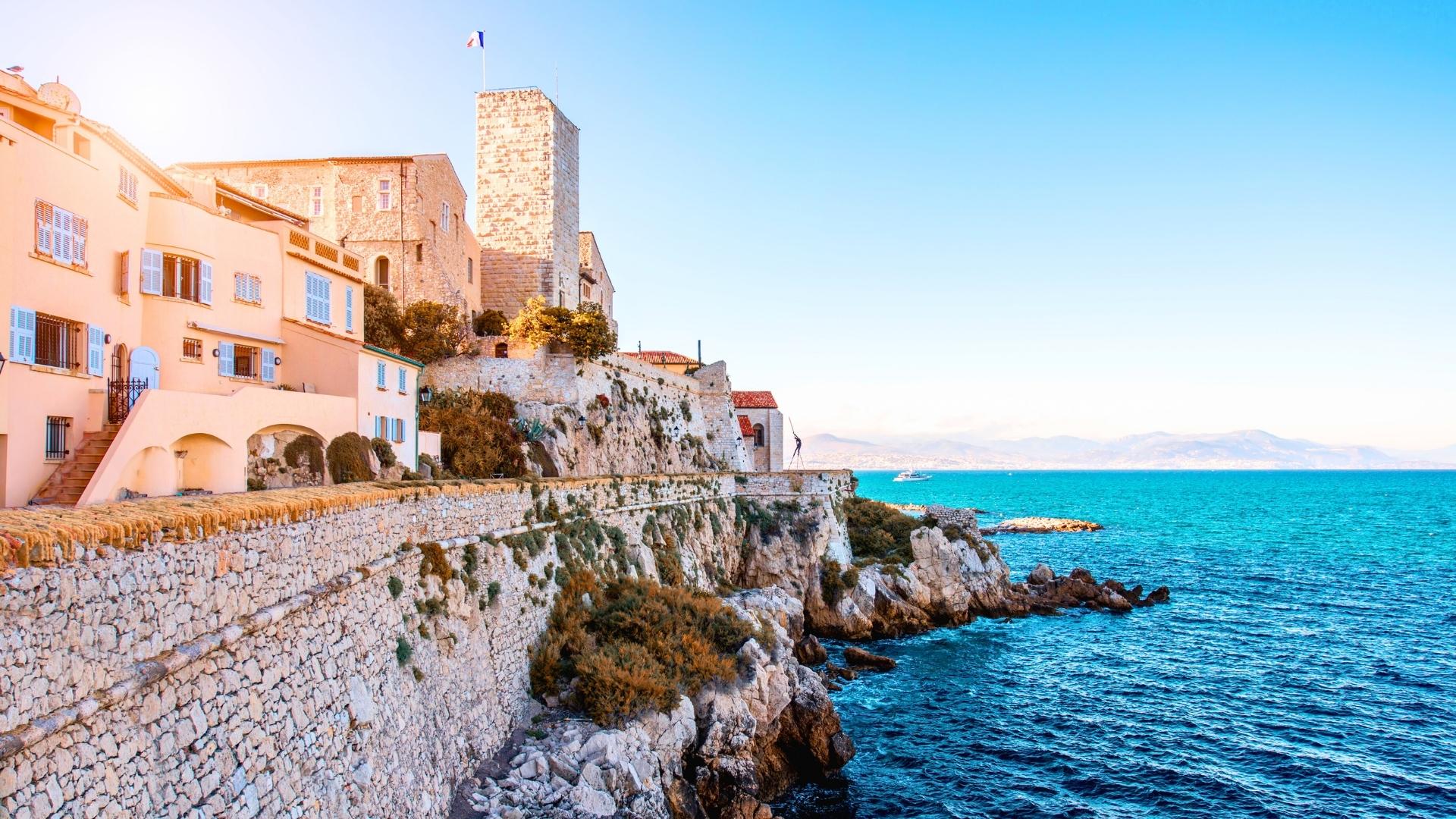 Antibes Luxury Yacht Charter