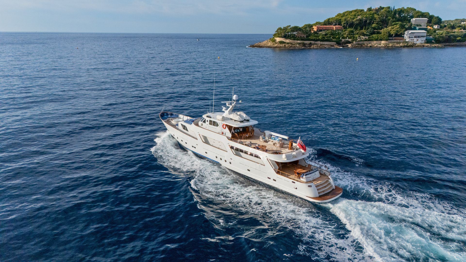 the classic yacht ava cruising