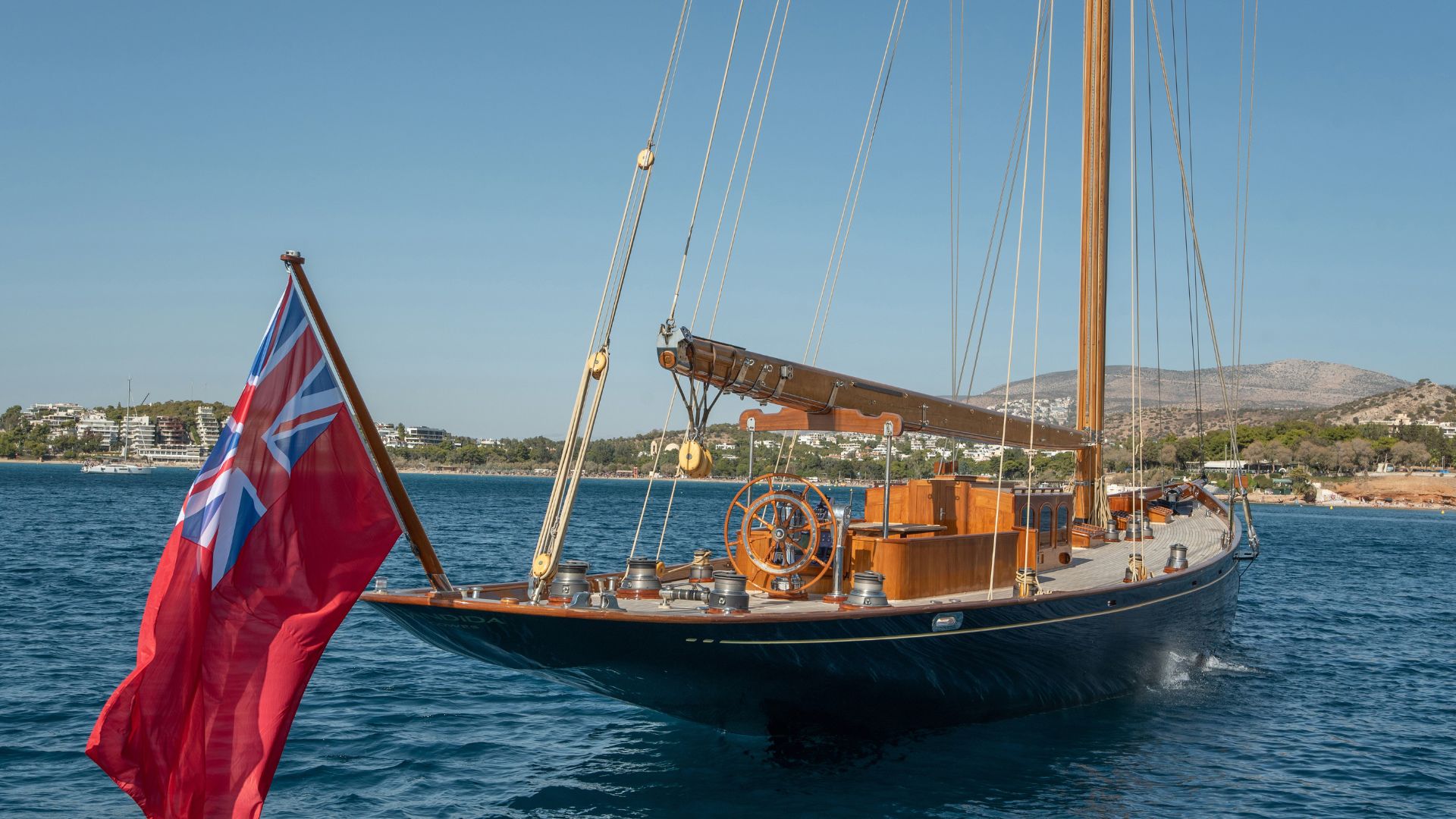 the classic sailing yacht candida cruising