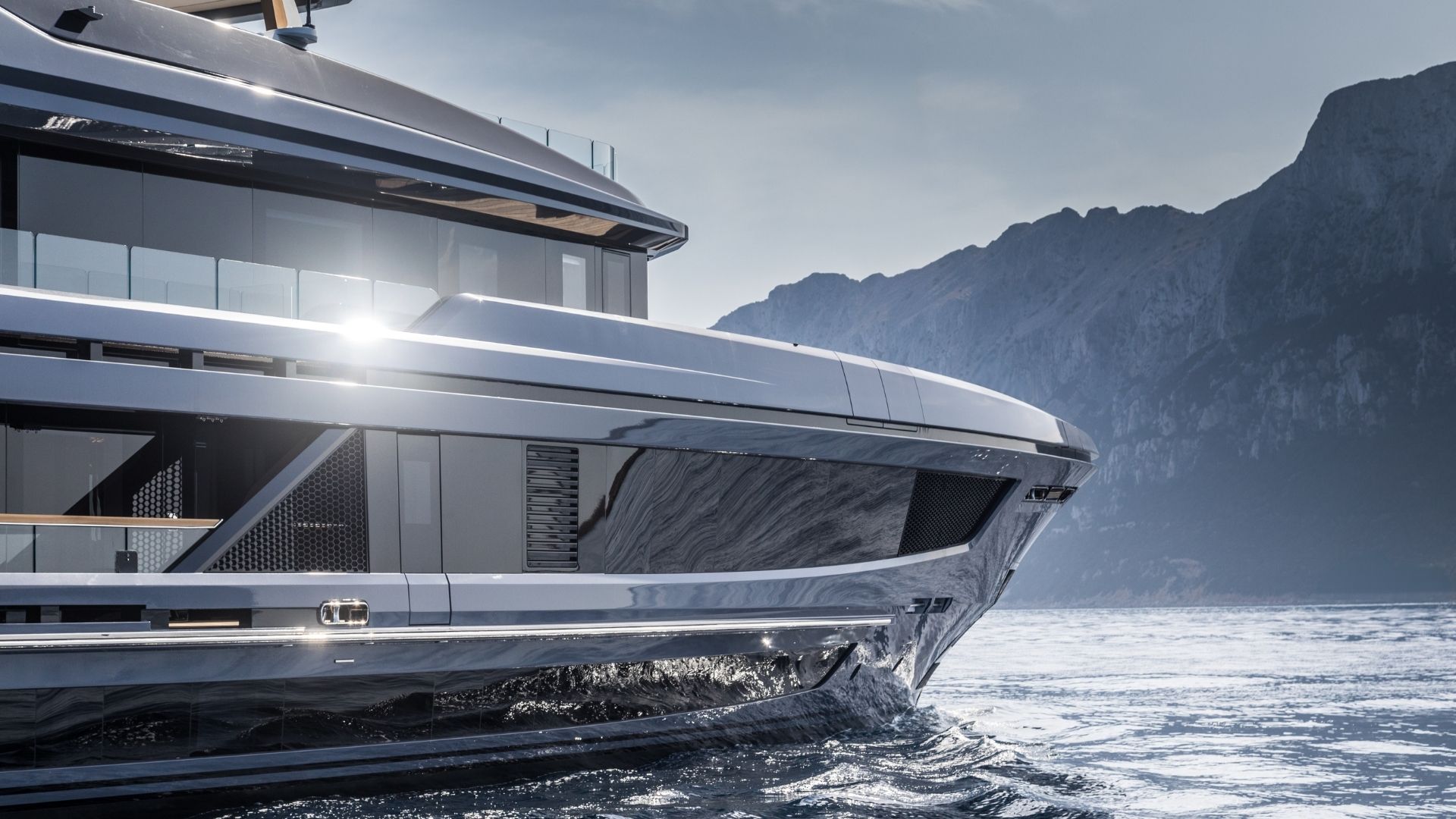 the profile of the iyc yacht akula while cruising