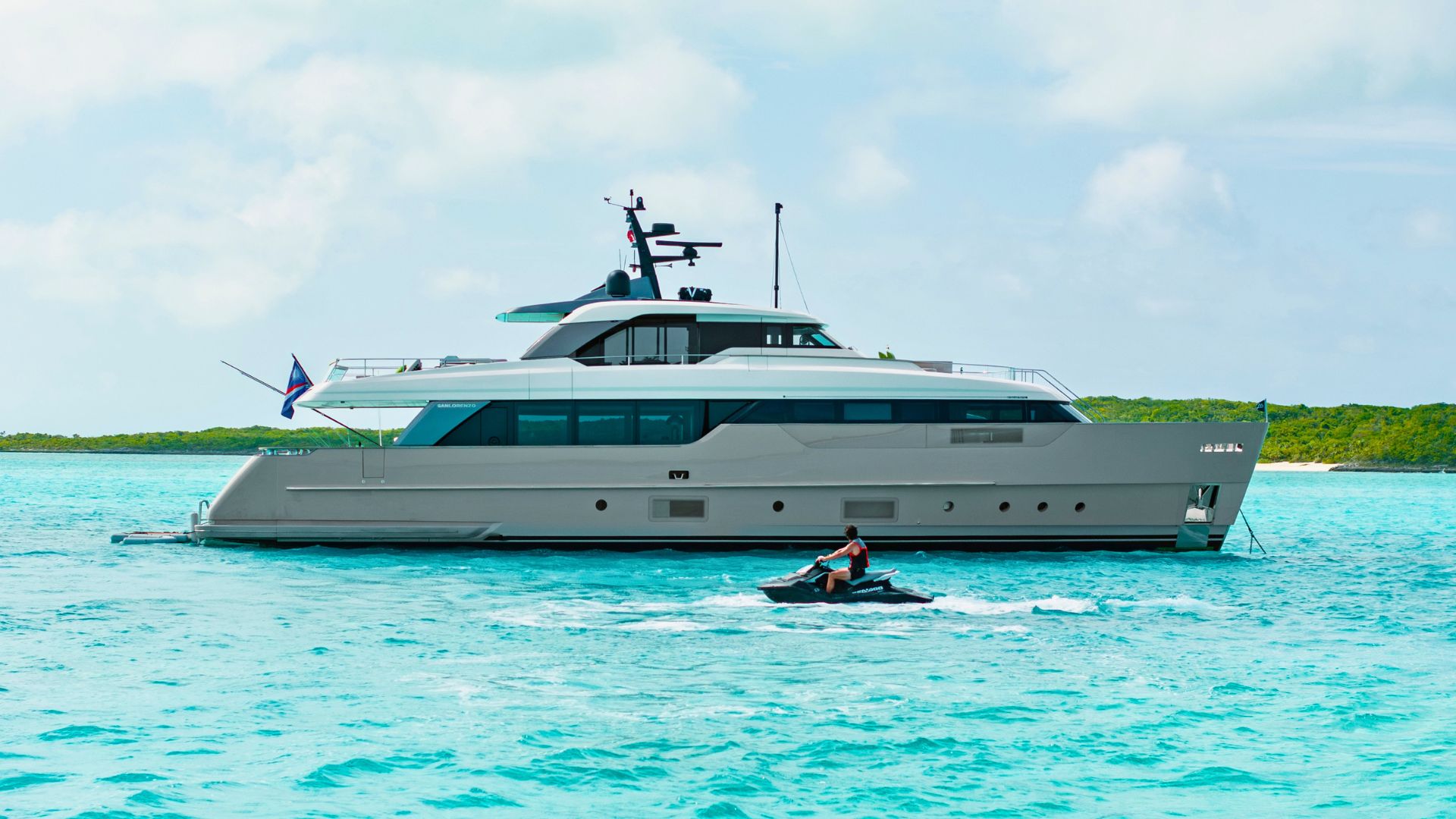 Charter Yachts 20m - 30m (65' - 98')