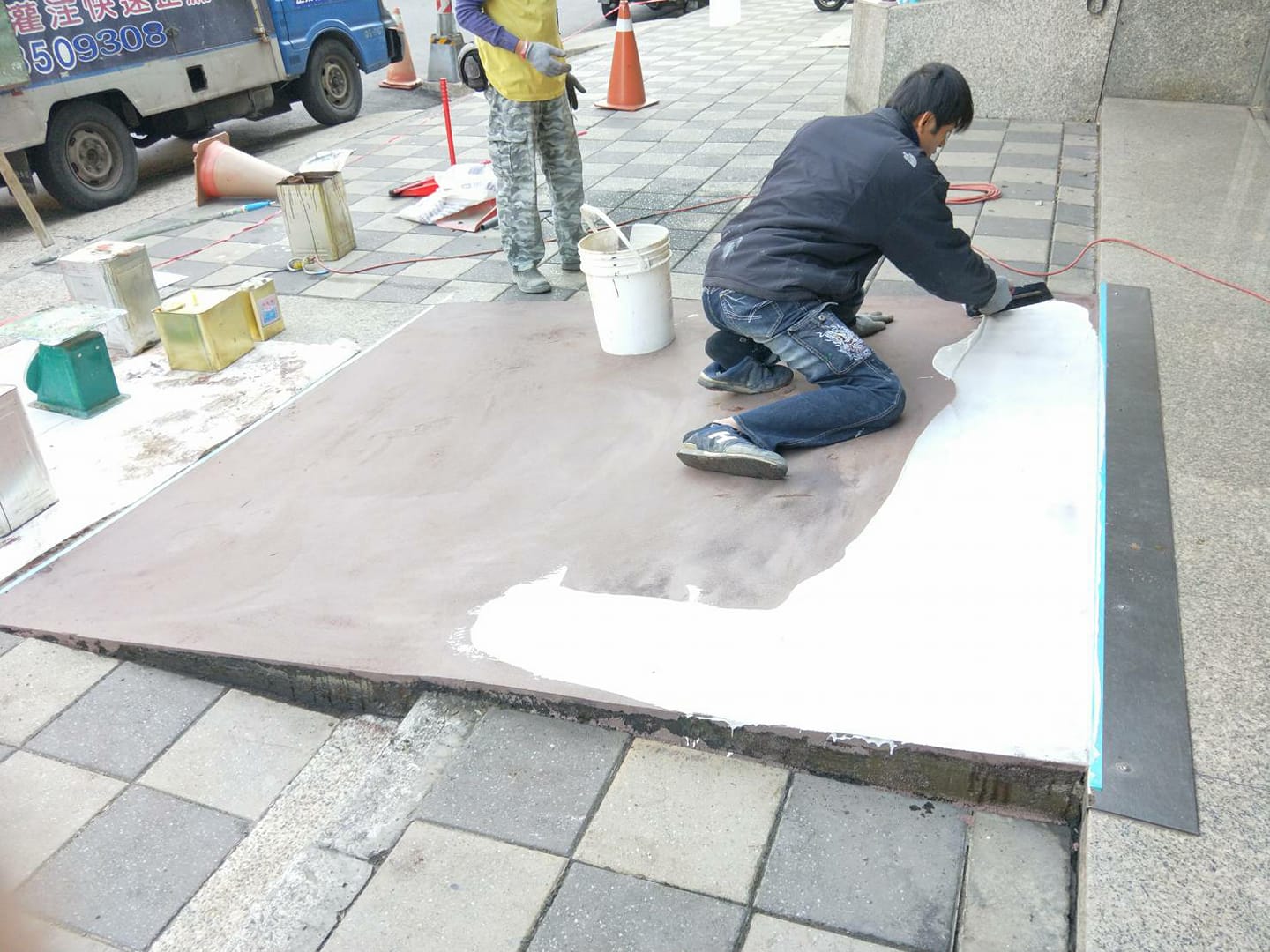 車道施作環氧樹脂止滑地板