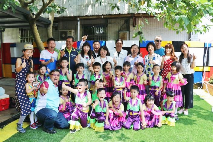 貝萊登幼兒園壁畫創造彩繪社區