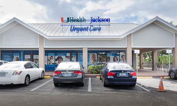 Outdoor view of UHealth Jackson Urgent Care in Country Walk