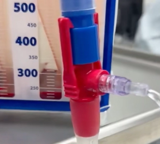 blue and red tube used in medicine