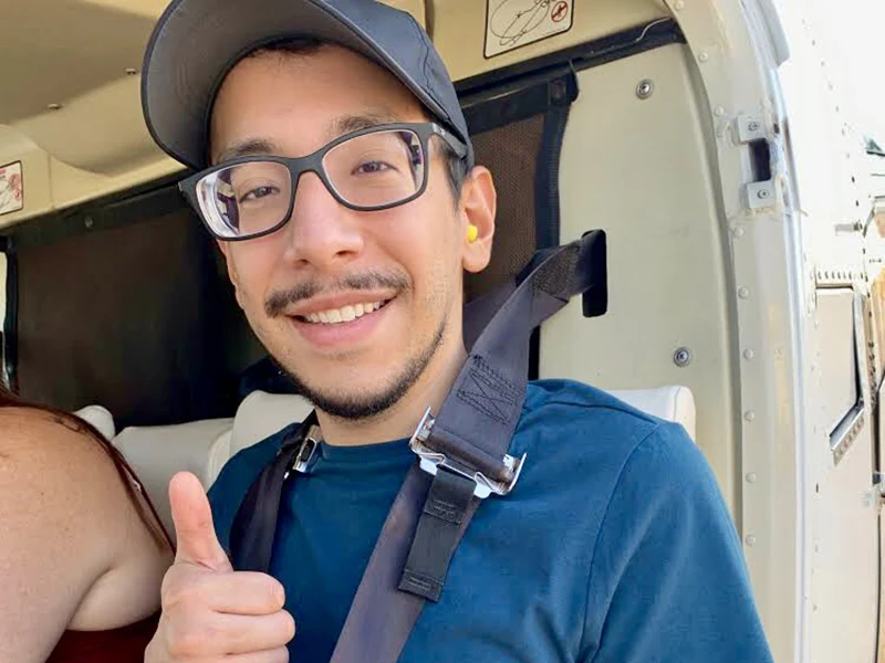 man doing thumbs up