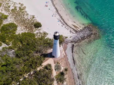 image of a lighthouse by the sea
