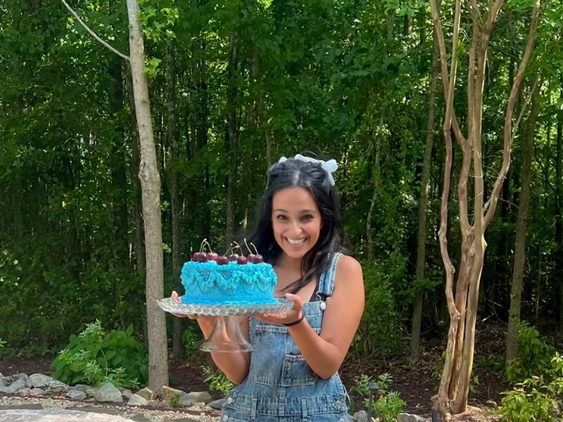 https://storage.googleapis.com/jacksonh/1/Juhi-Saxena-3.webp
