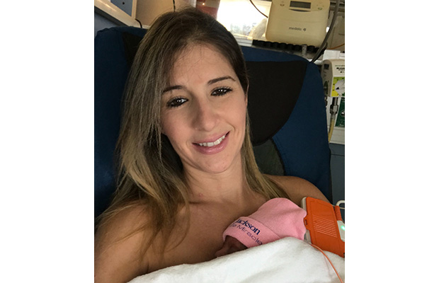 Lilia Silva with her newborn daughter