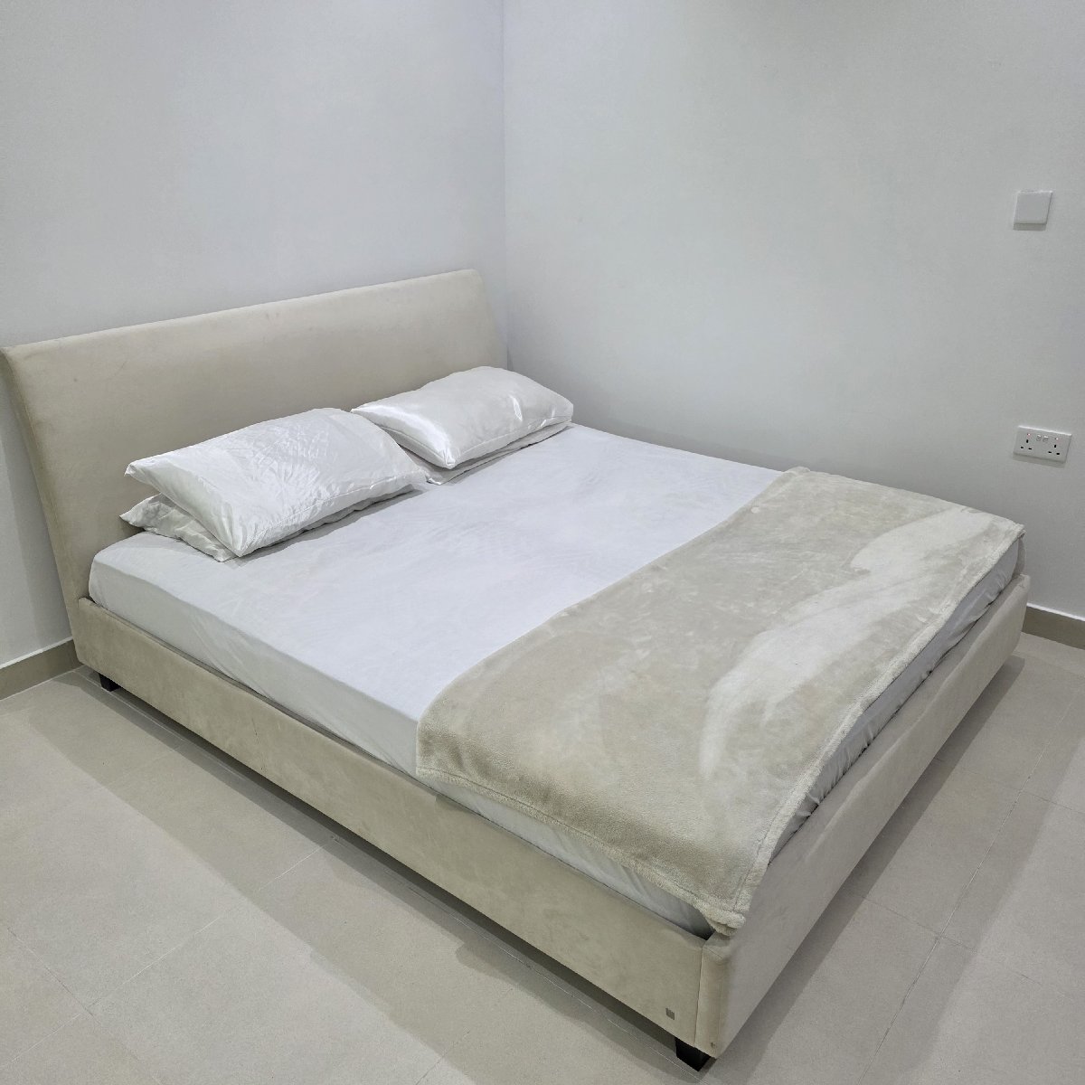 Velvet Bed
