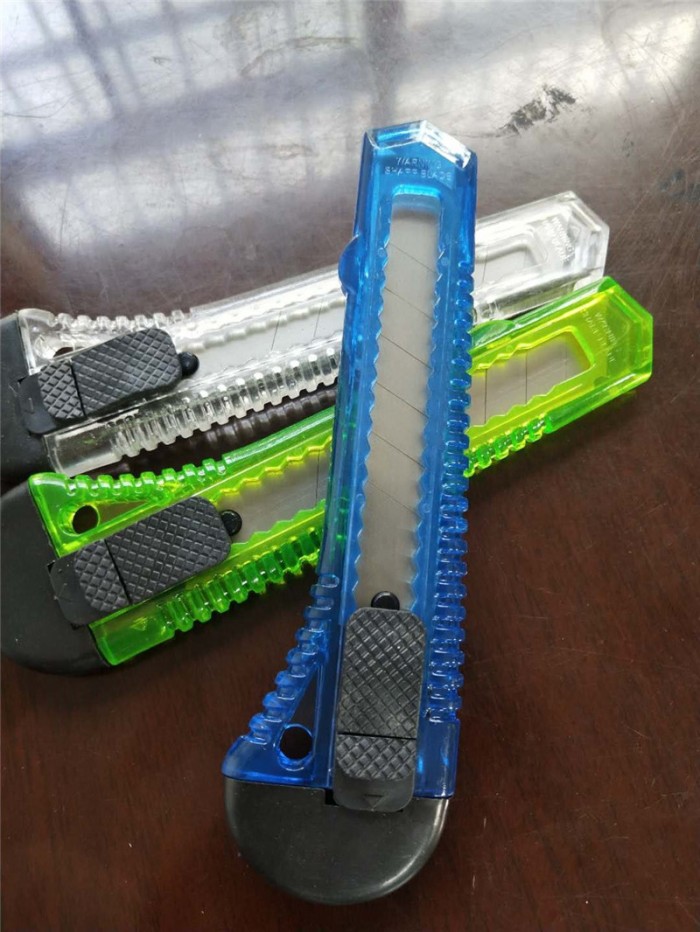 Pisau Kater Cutter Besar Plastik Transparan Dengan Safe Lock 18m — 5