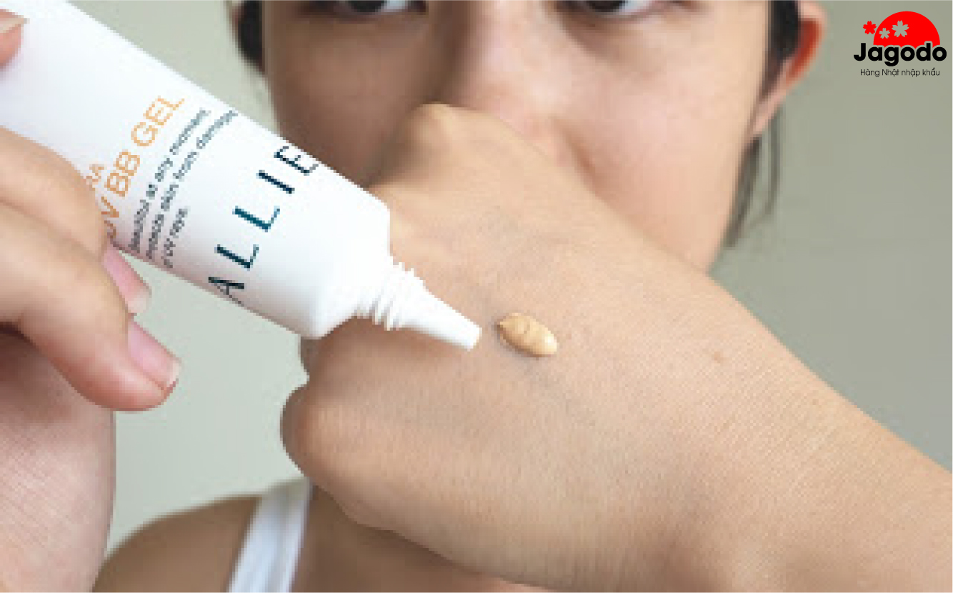 Kem nền chống nắng Kanebo Allie Extra UV BB Gel SPF50+ PA++++ 30g 4 5d355010 bf3452f2 03 - Kem nền chống nắng Kanebo Allie Extra UV BB Gel SPF50+ PA++++ 30g