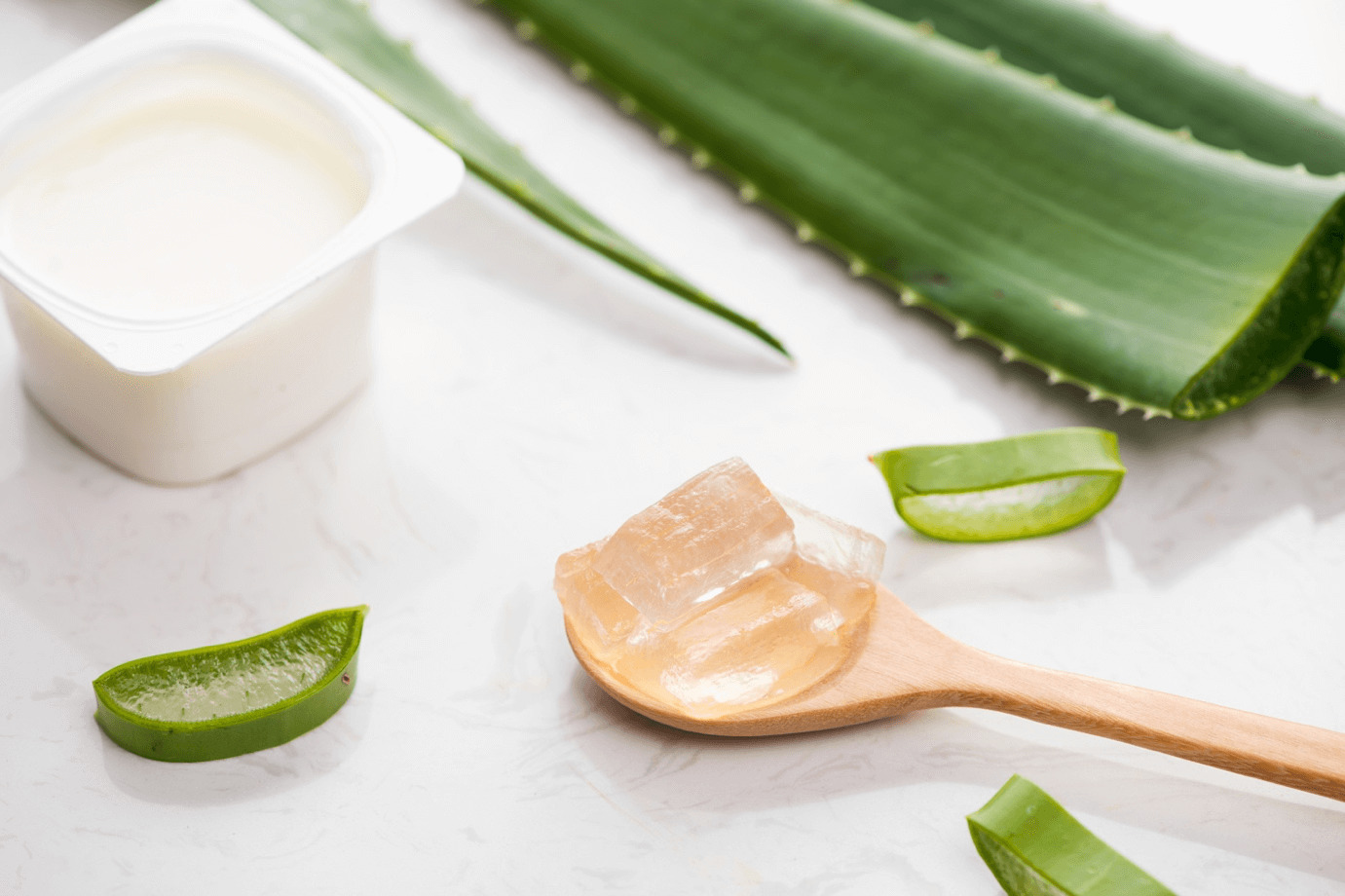 Cách làm trắng da toàn thân bằng nha đam