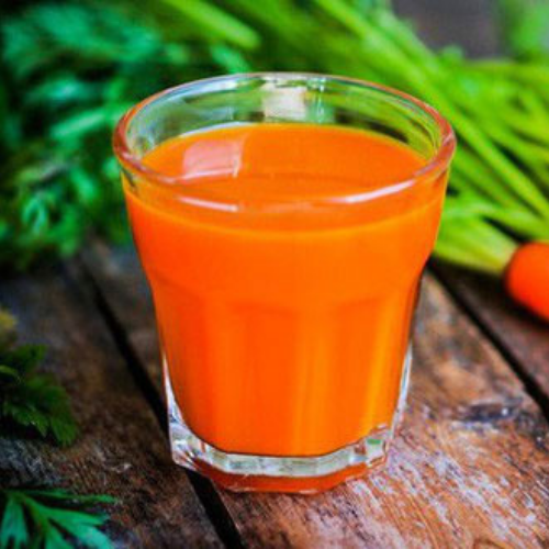 Nước ép cà rốt cung cấp vitamin A và các chất giúp đốt cháy mỡ