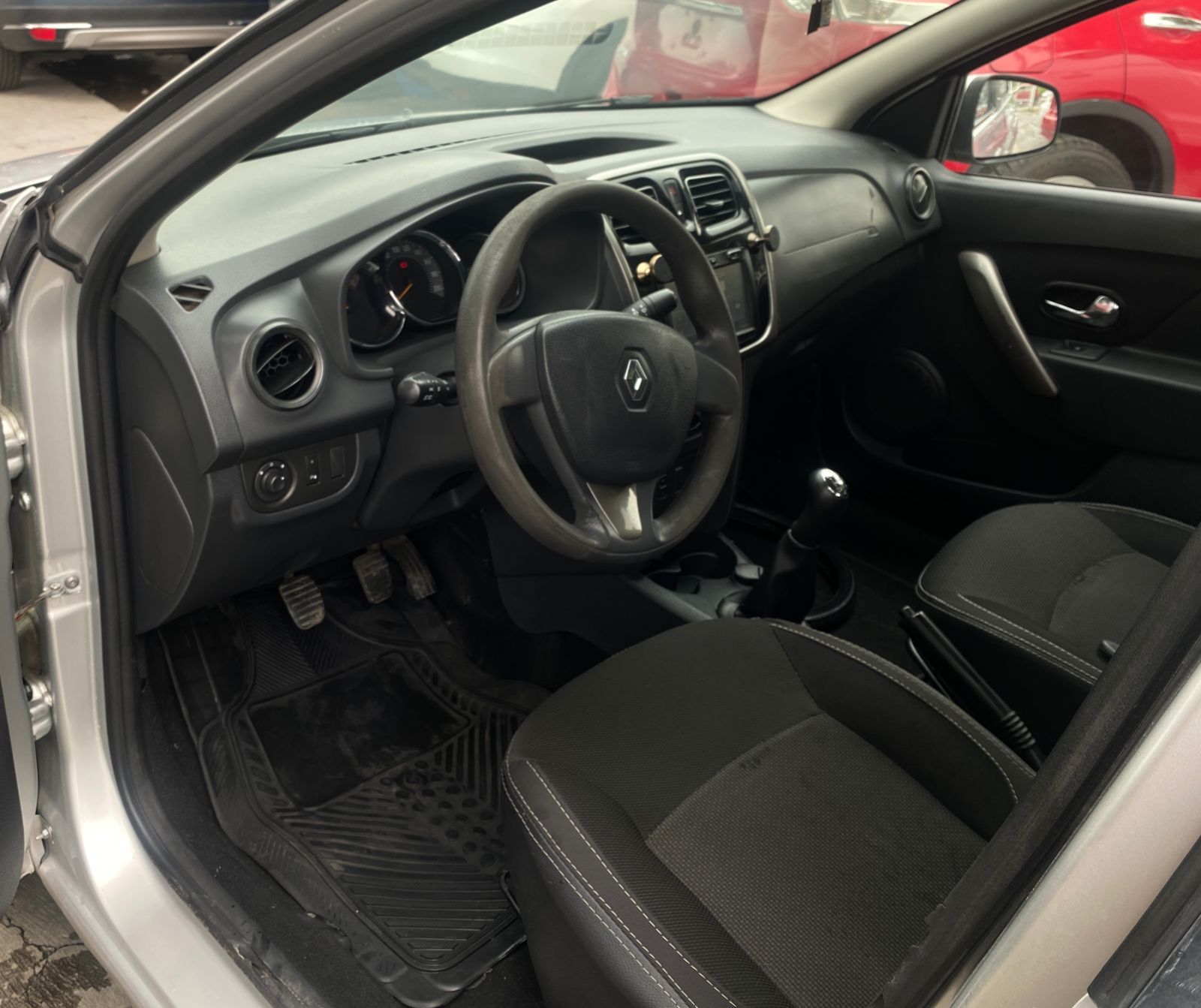 Renault Logan 2018 Manual gris