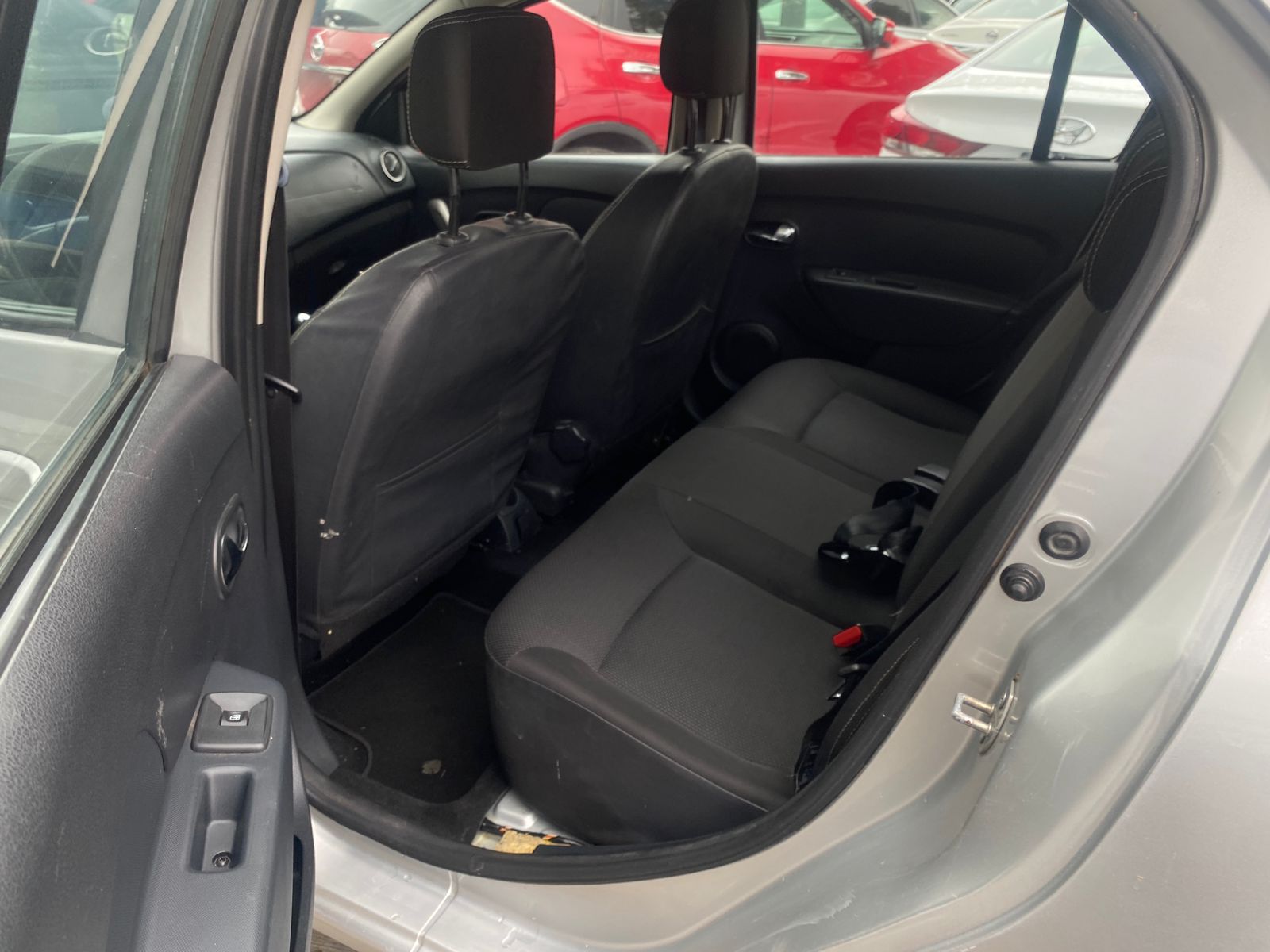 Renault Logan 2018 Manual gris
