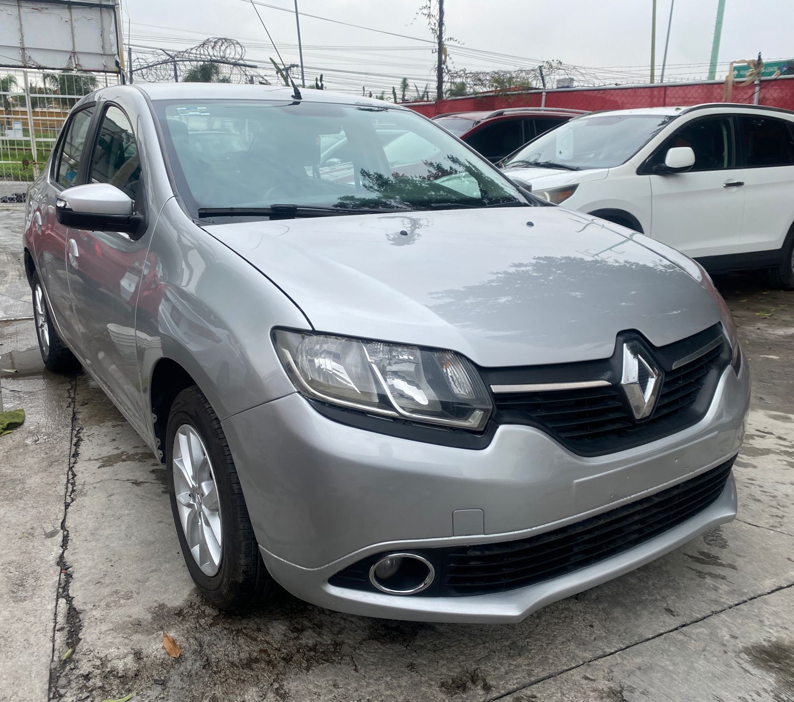 Renault Logan 2018 Manual gris