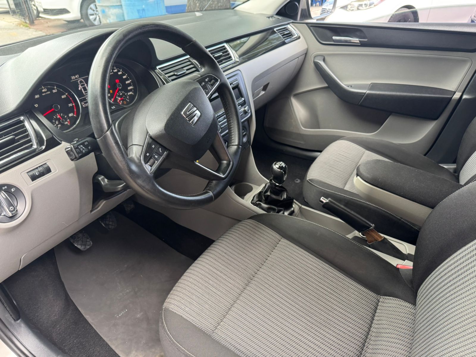 Seat Toledo 2016 REFERENCE Manual BEIGE