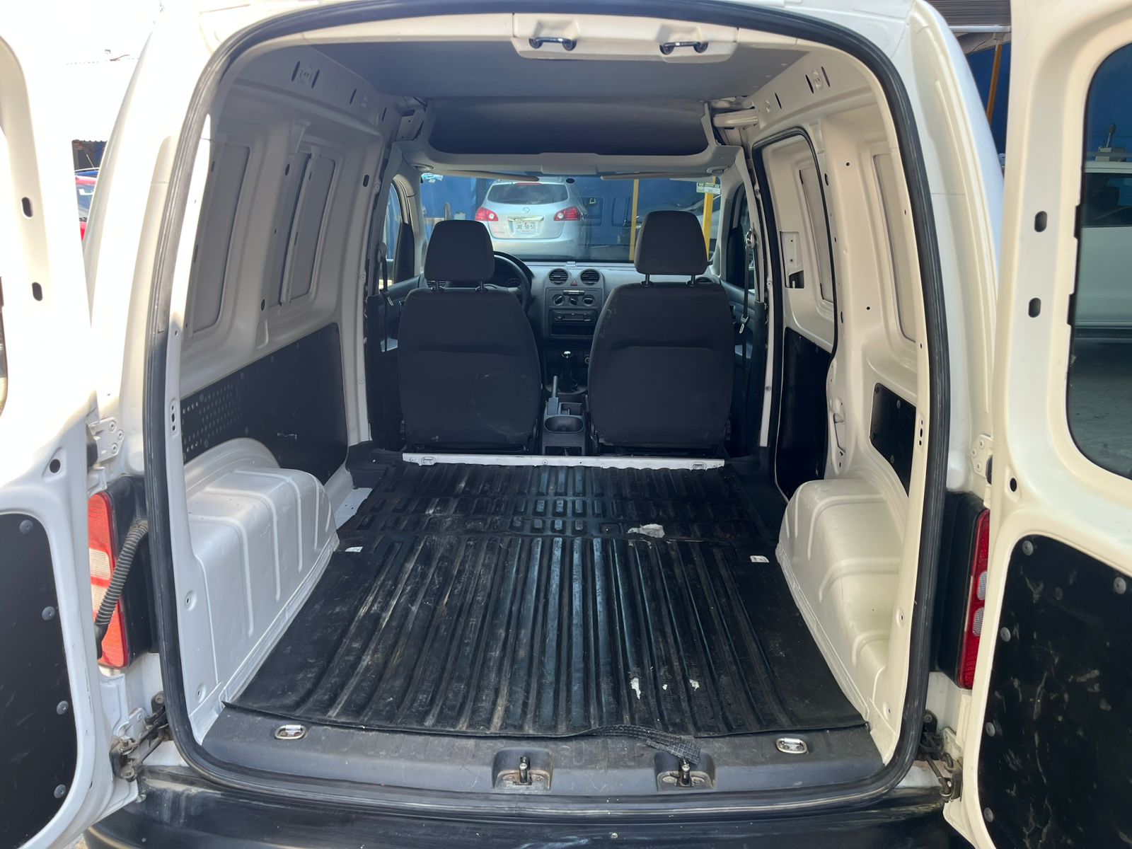 Volkswagen Caddy Maxi 2014 Manual blanco