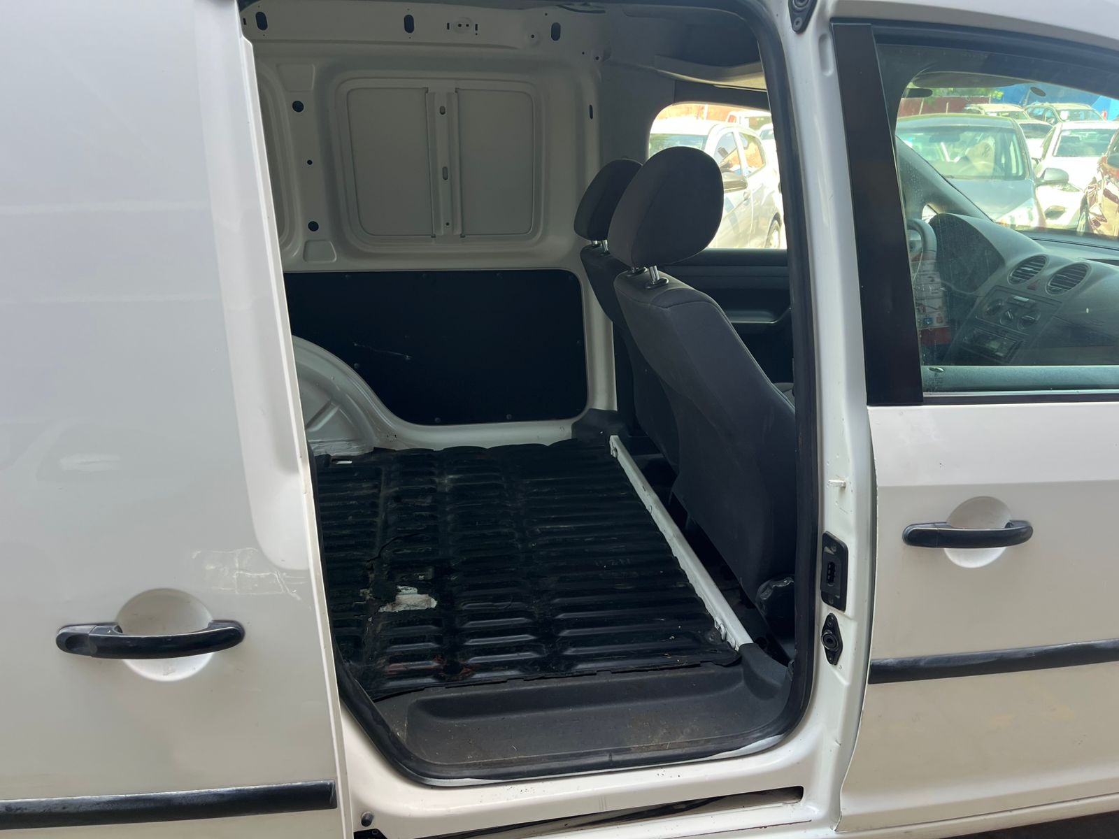 Volkswagen Caddy Maxi 2014 Manual blanco