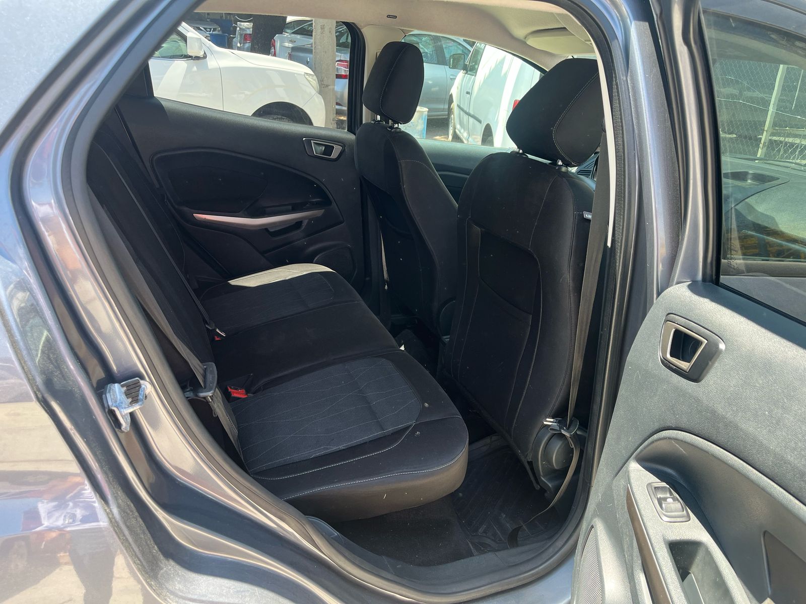 Ford EcoSport 2018 trend Manual gris
