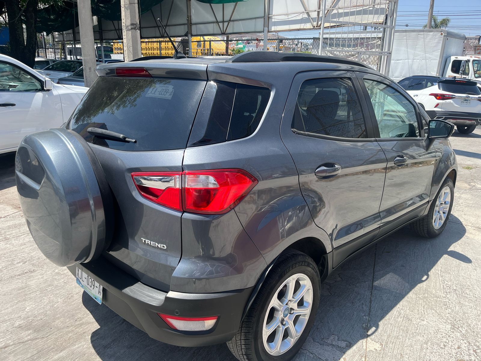 Ford EcoSport 2018 trend Manual gris