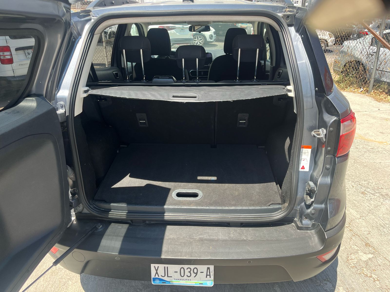 Ford EcoSport 2018 trend Manual gris