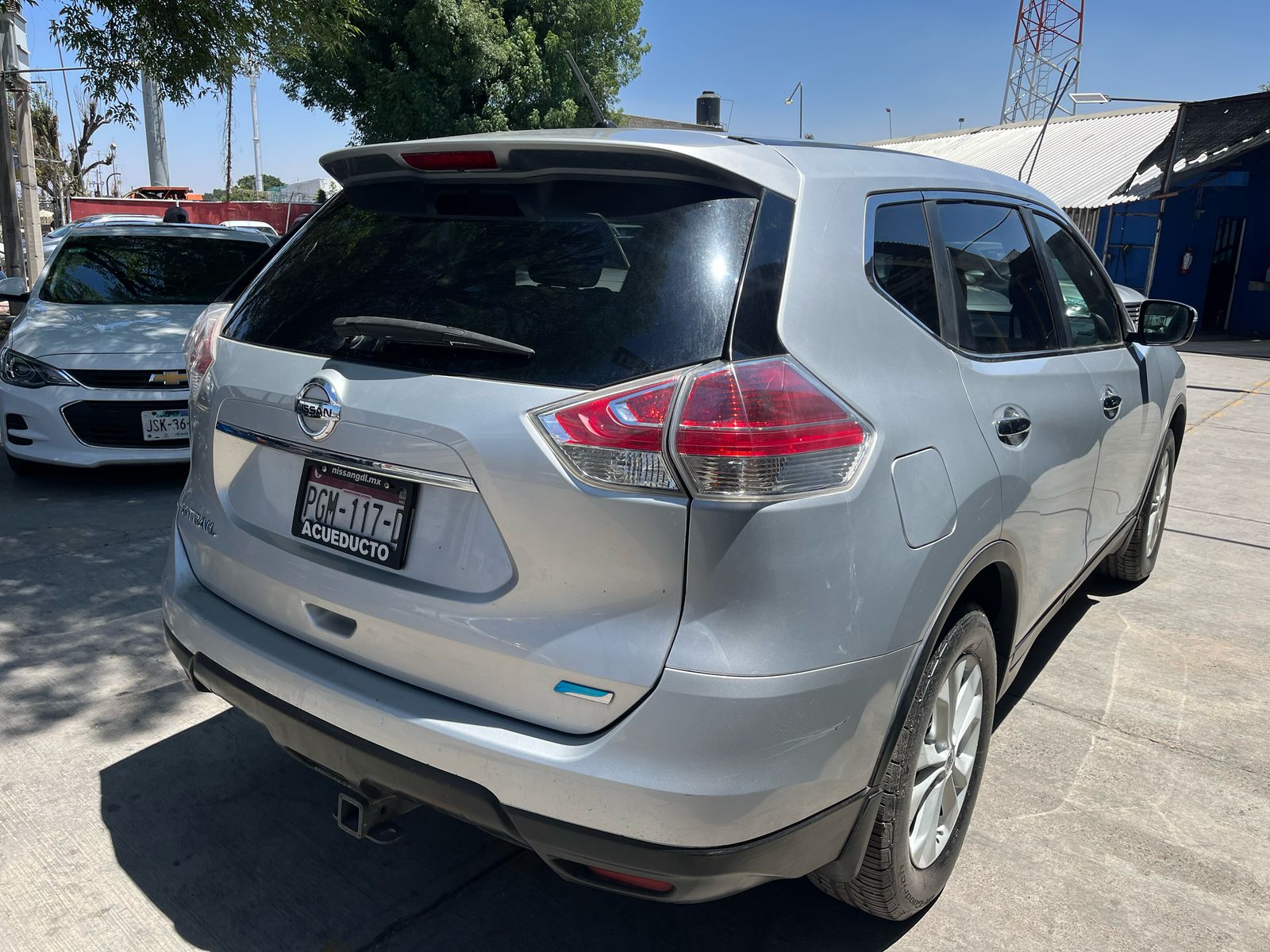 Nissan X-Trail 2016 sense Automático plata