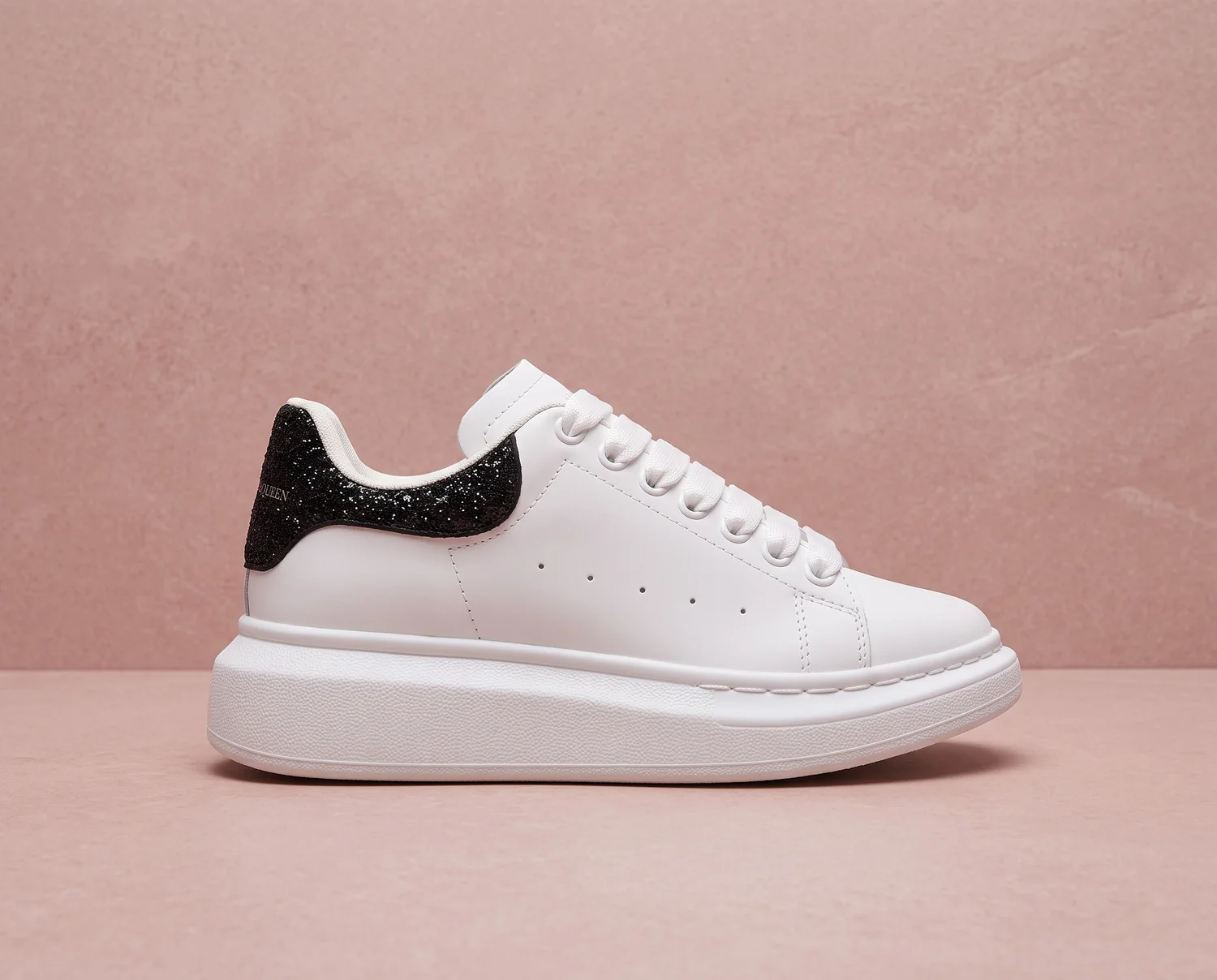 Alexander McQueen Perlas Dama - vista lateral