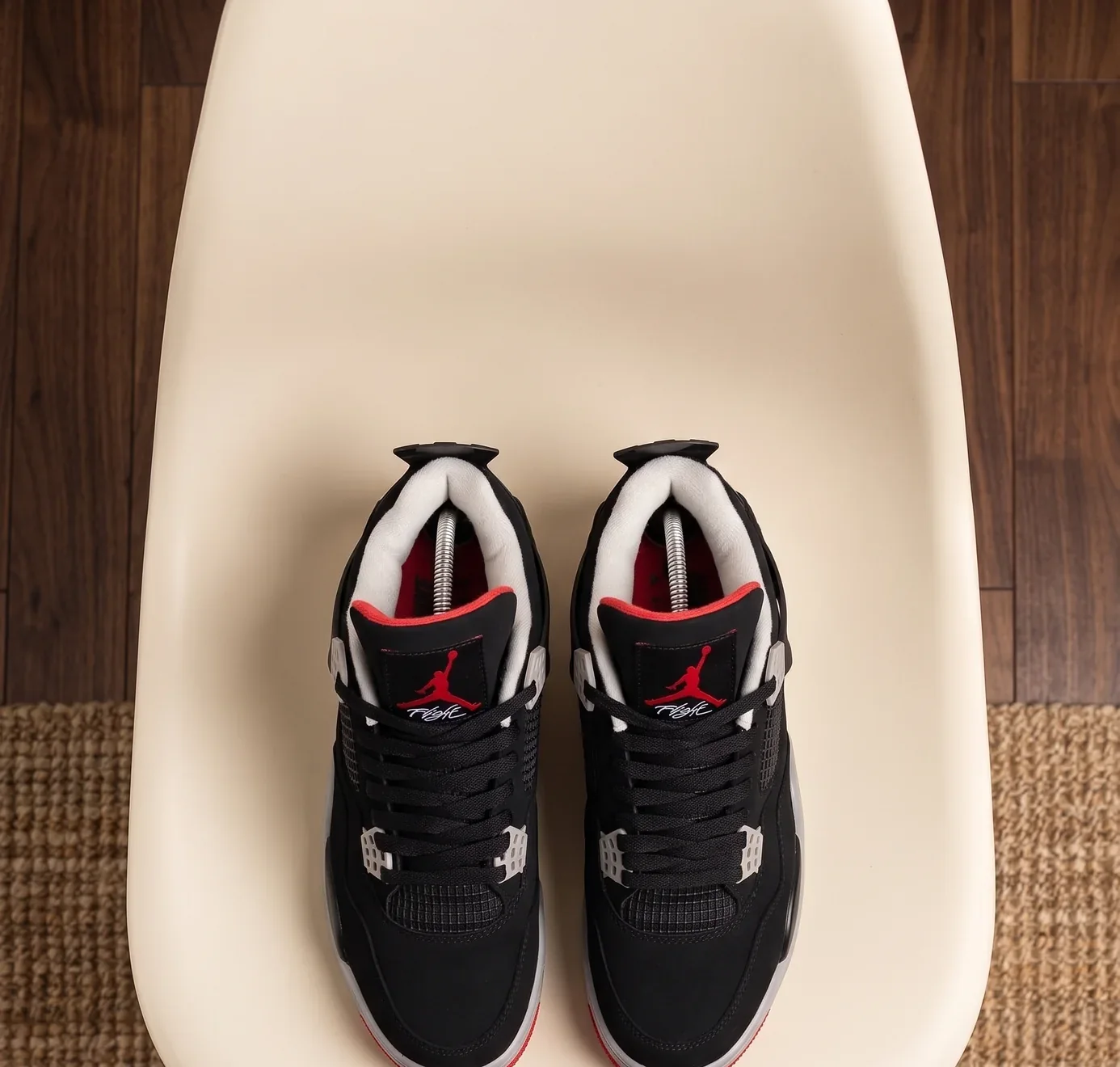 Jordan Retro Negro - Rojo