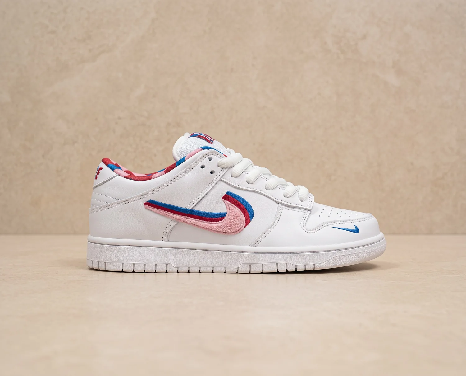Nike SB Blanco - Morado - vista lateral