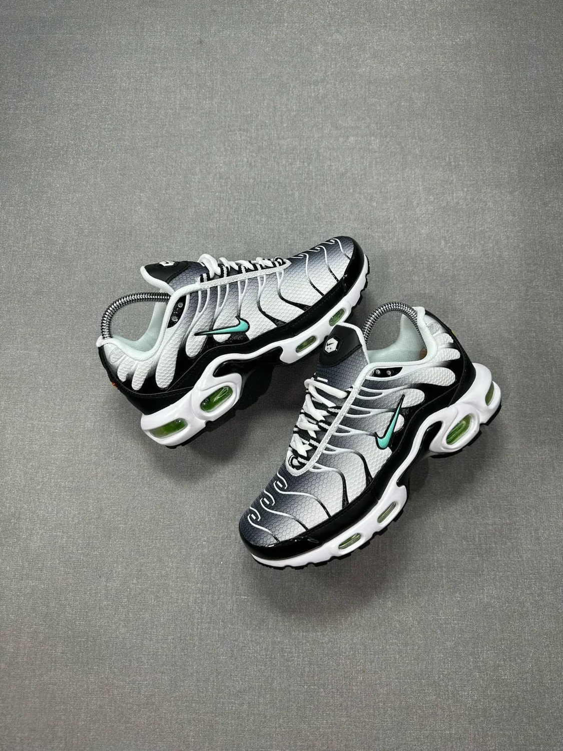 Nike TN Negro - Gris