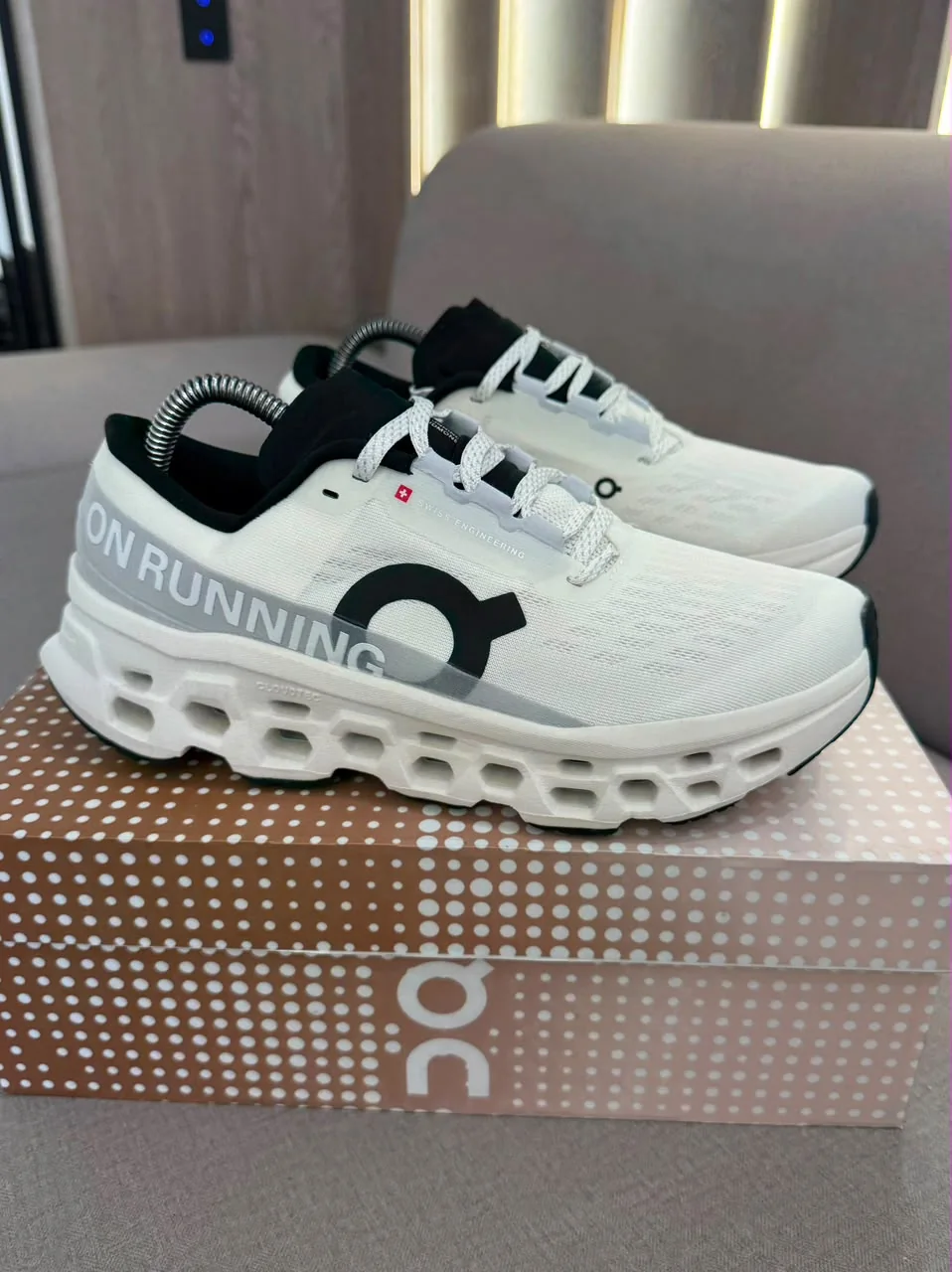 On Cloud Hombre Blanco