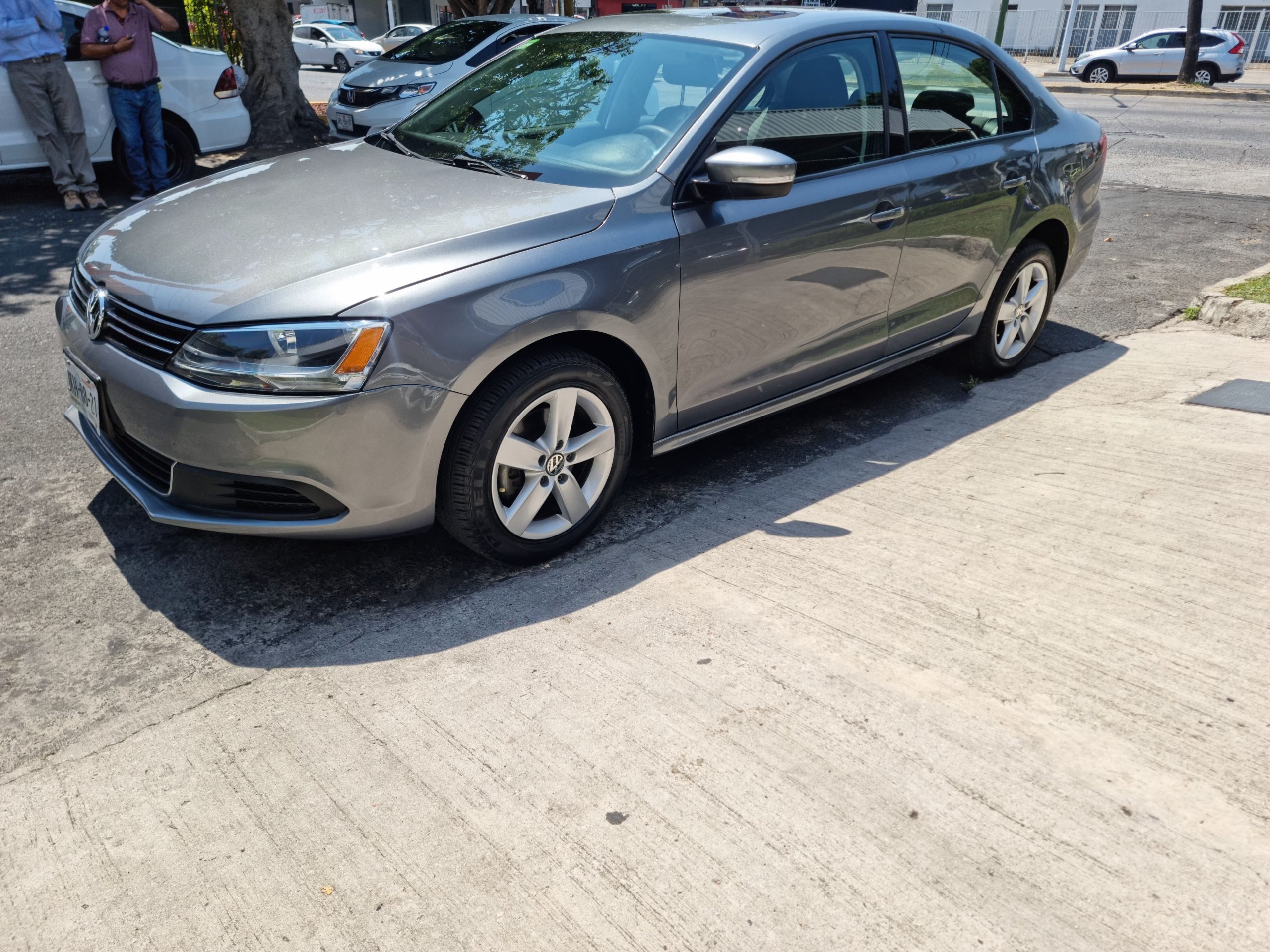 Volkswagen Jetta 2012 STYLE ACTIVE Automático Gris