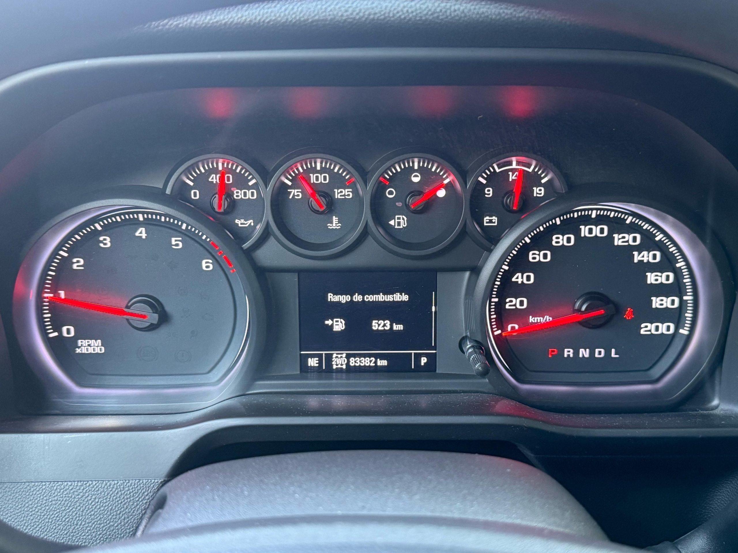 Chevrolet Silverado 2020 CREW CAB 4X4 PAQ F Automático Gris