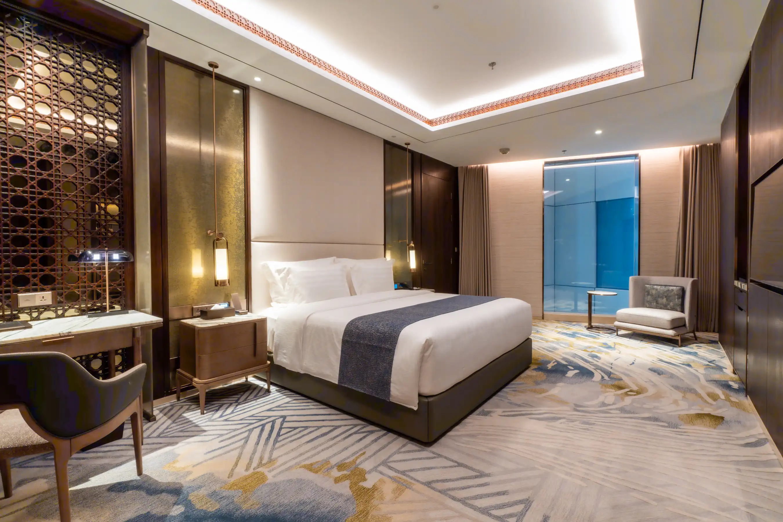 Premier Atrium King