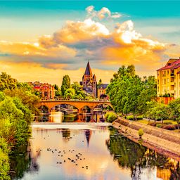 Building with a bridge jigsaw puzzle by Gotiva