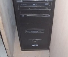 Computer Full Set (Monitor, Cpu, Keyboard, 2 Speakers)